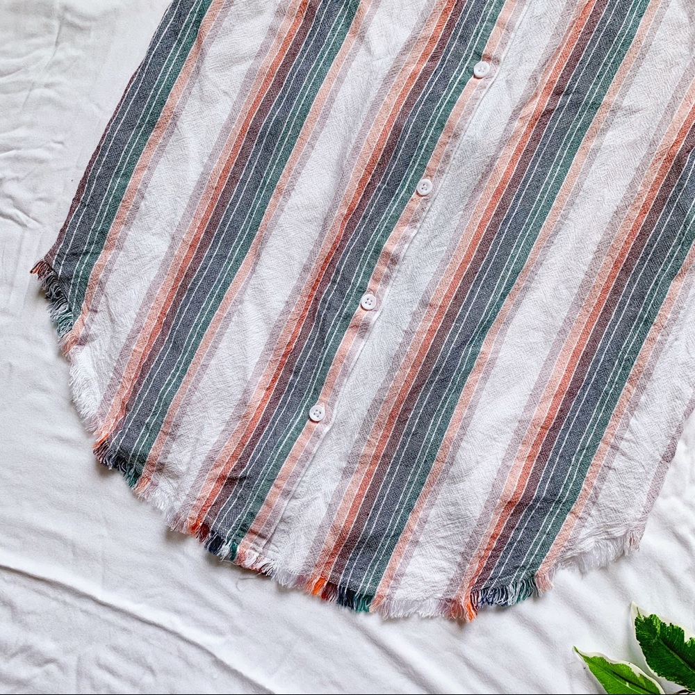 CLOTH & STONE Sunburst Fray Linen Button Down - Picture 6 of 6
